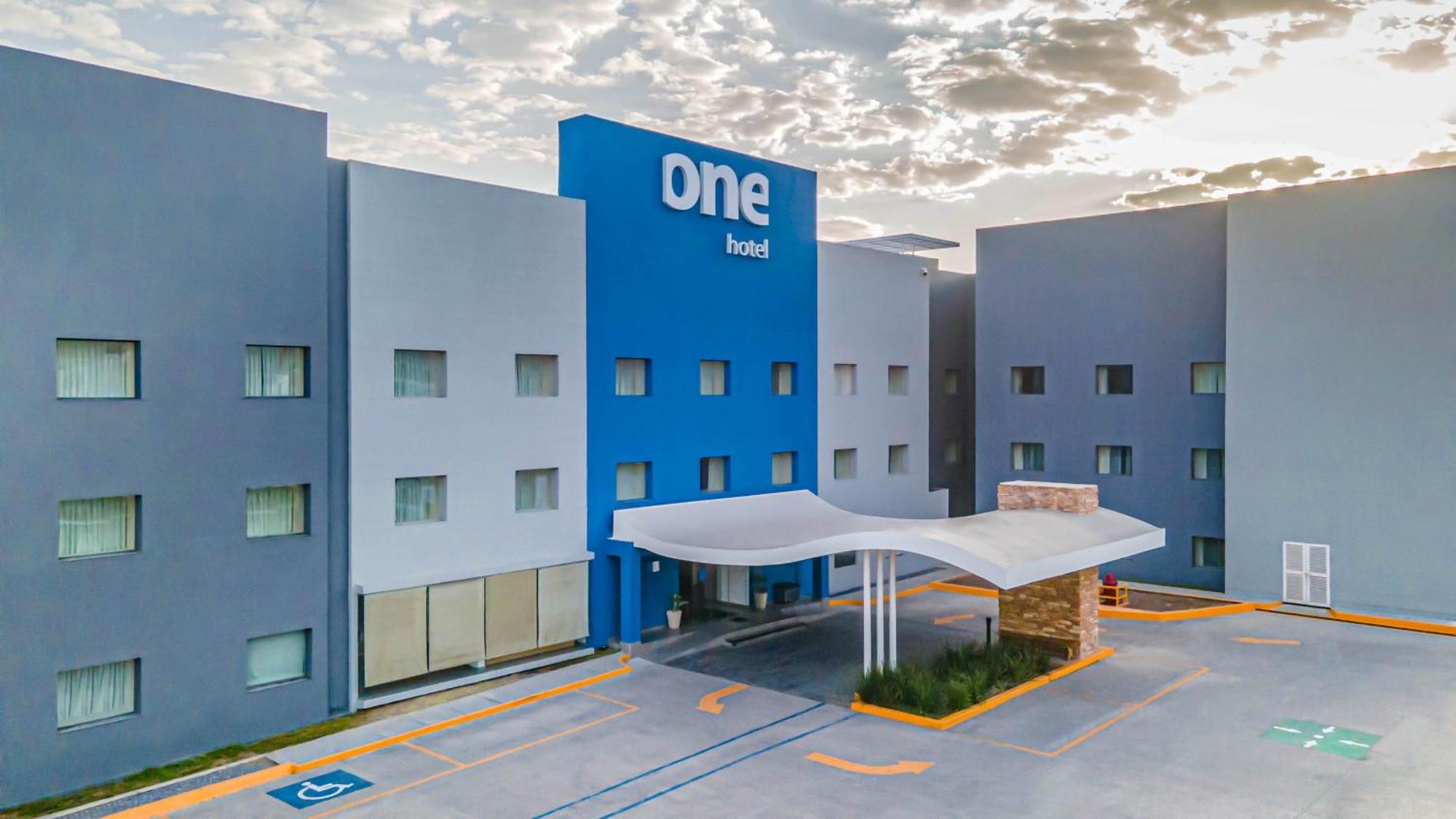 One Saltillo Aeropuerto 外观 照片